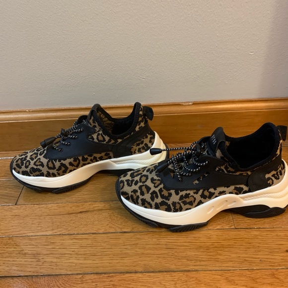 ❌️SOLD❌️Steve Madden Cheetah Print Sneakers like new size 5.5 - Picture 3 of 5
